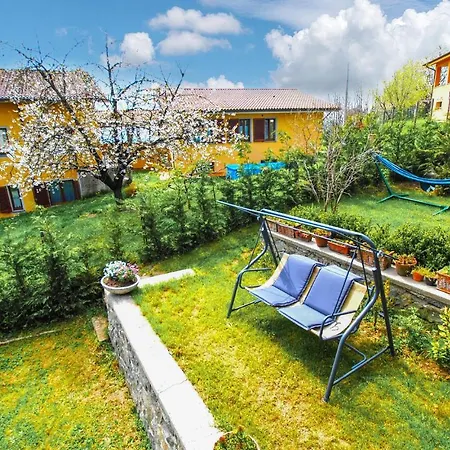 Holiday home 2 Bedroom In Pescia